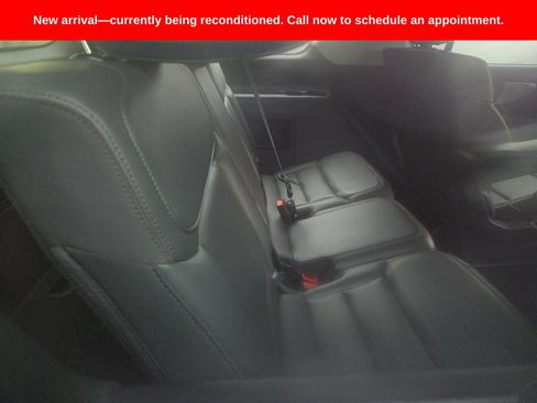 Used 2025 Ford Expedition Active AWD/4WD image 7