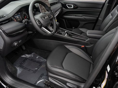 New 2026 Jeep Compass Latitude image 17