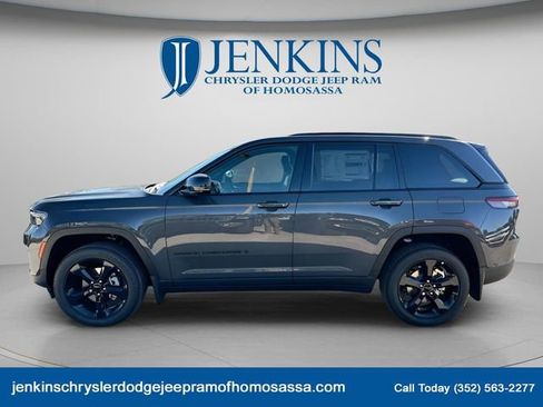New 2025 Jeep Grand Cherokee Altitude AWD/4WD image 4