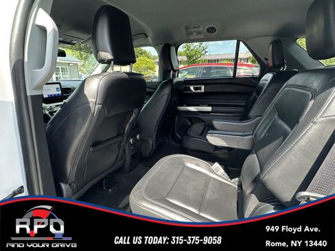 Used 2021 Ford Explorer XLT w/ Equipment Group 202A AWD/4WD image 30