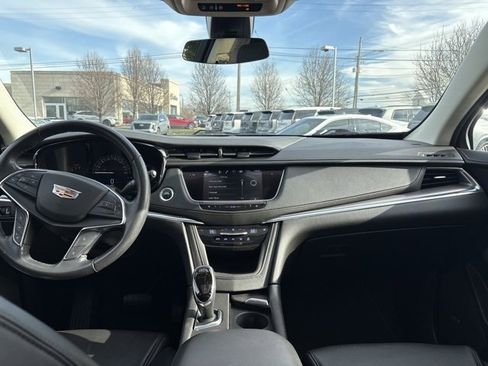 Used 2018 Cadillac XT5 Luxury w/ Driver Awareness Package image 21