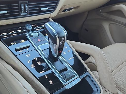 Used 2023 Porsche Cayenne image 13