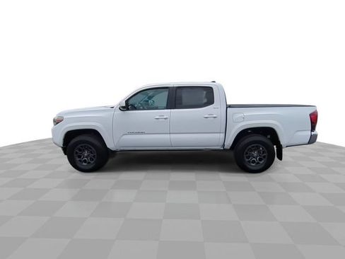 Used 2018 Toyota Tacoma SR5 RWD image 6