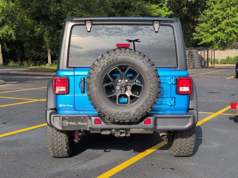 Used 2025 Jeep Wrangler Unlimited Sport AWD/4WD image 4