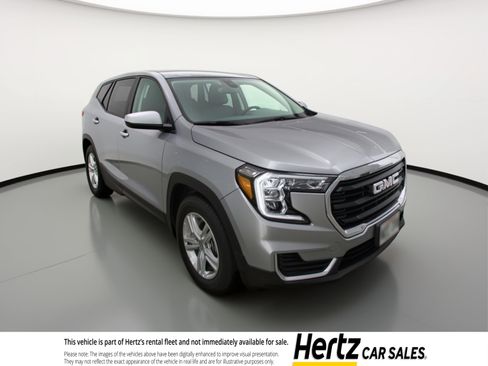 Used 2024 GMC Terrain SLE FWD image 1