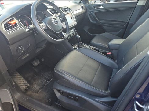 Used 2021 Volkswagen Tiguan SE image 28