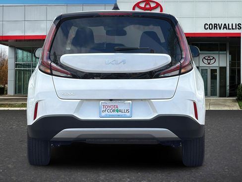 Used 2025 Kia Soul LX w/ LX Technology Package FWD image 5