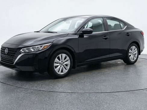 Used 2025 Nissan Sentra S image 3
