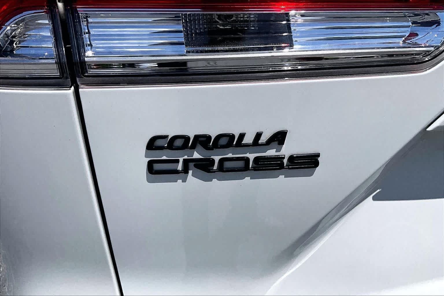 Used 2023 Toyota Corolla Cross AWD Hybrid image 30