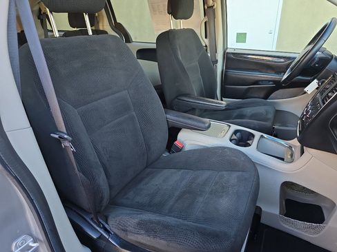 Used 2016 Dodge Grand Caravan SXT w/ Rear Park Assist Package image 24