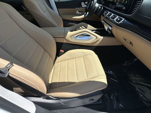 New 2026 Mercedes-Benz GLS 450 4MATIC image 15