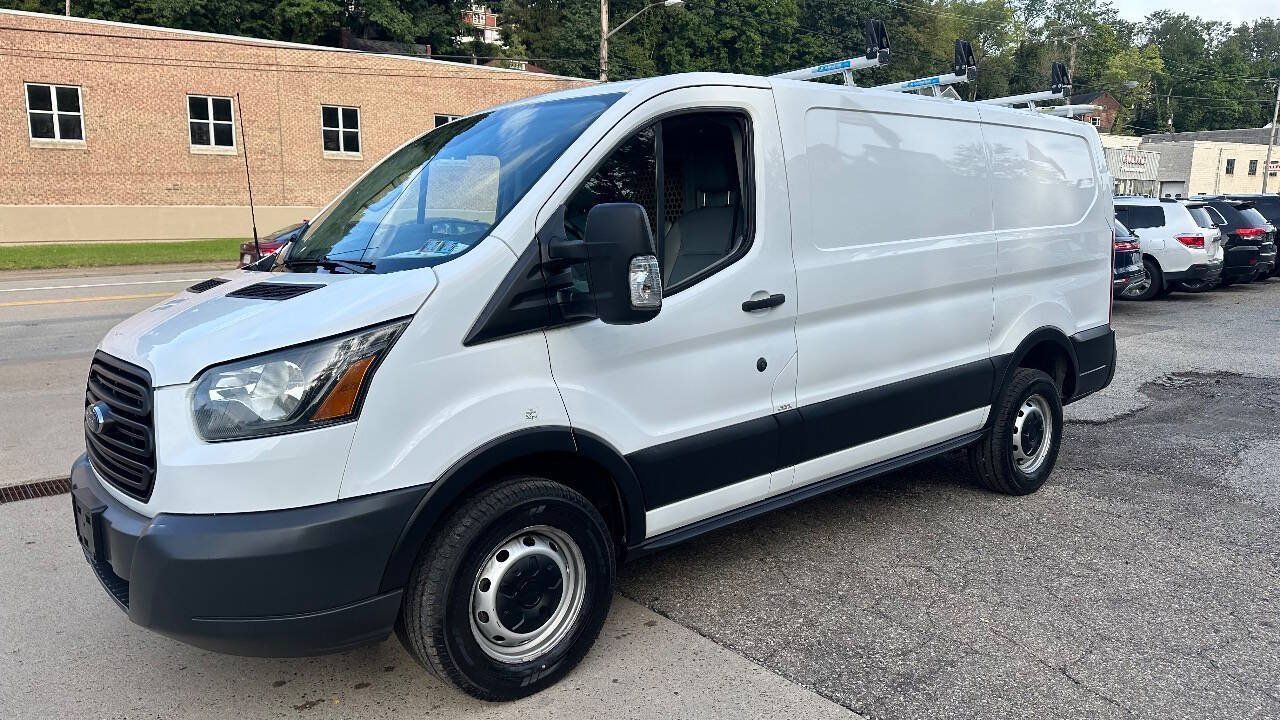 Used 2019 Ford Transit 250 130 Low Roof RWD image 3
