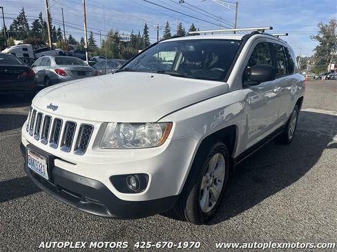 Used 2013 Jeep Compass Latitude image 3