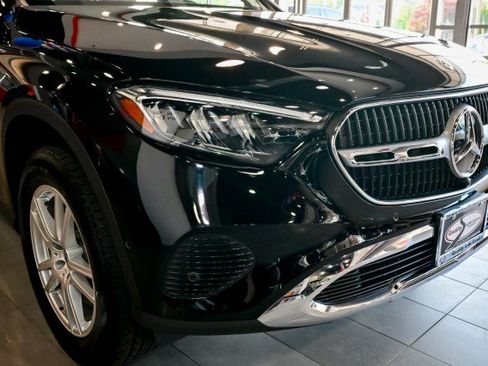 Used 2023 Mercedes-Benz GLC 300 4MATIC image 11