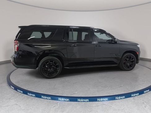Used 2022 Chevrolet Suburban RST w/ Luxury Package AWD/4WD image 5