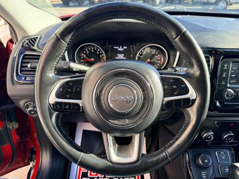 Used 2018 Jeep Compass Latitude image 19