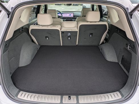 Used 2026 Genesis GV80 2.5T RWD image 11