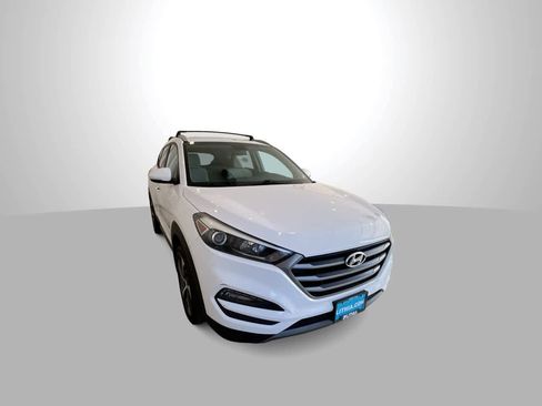 Used 2016 Hyundai Tucson Sport image 2