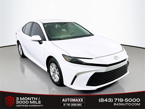 Used 2025 Toyota Camry LE image 1