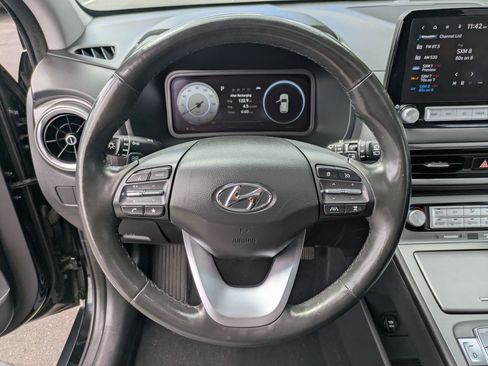 Used 2023 Hyundai Kona Limited FWD image 19
