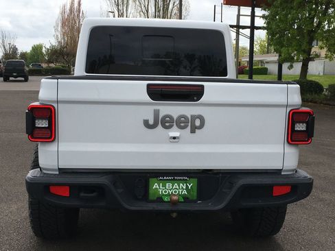 Used 2020 Jeep Gladiator Overland AWD/4WD image 6