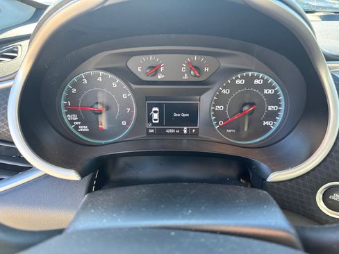 Used 2025 Chevrolet Malibu LT image 32