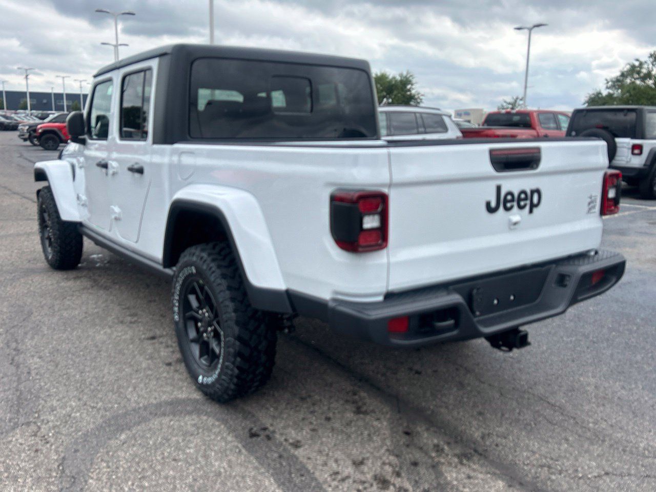 New 2027 Jeep Gladiator Sport AWD/4WD image 5