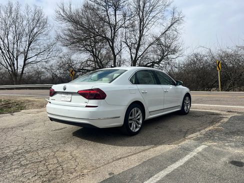 Used 2017 Volkswagen Passat 1.8T SE image 11