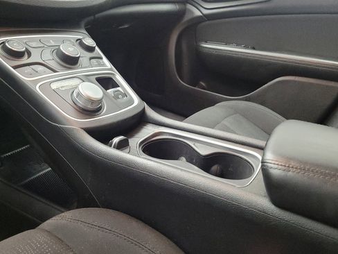 Used 2016 Chrysler 200 Limited FWD image 26