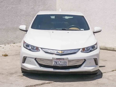 Used 2016 Chevrolet Volt Premier w/ Driver Confidence Package FWD image 2