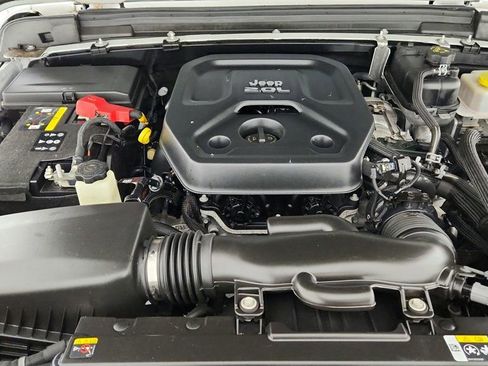 Used 2021 Jeep Wrangler Unlimited Sahara w/ Cold Weather Group image 26