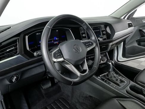 Used 2023 Volkswagen Jetta SE image 7