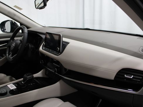 Used 2023 Nissan Rogue SL AWD/4WD image 27