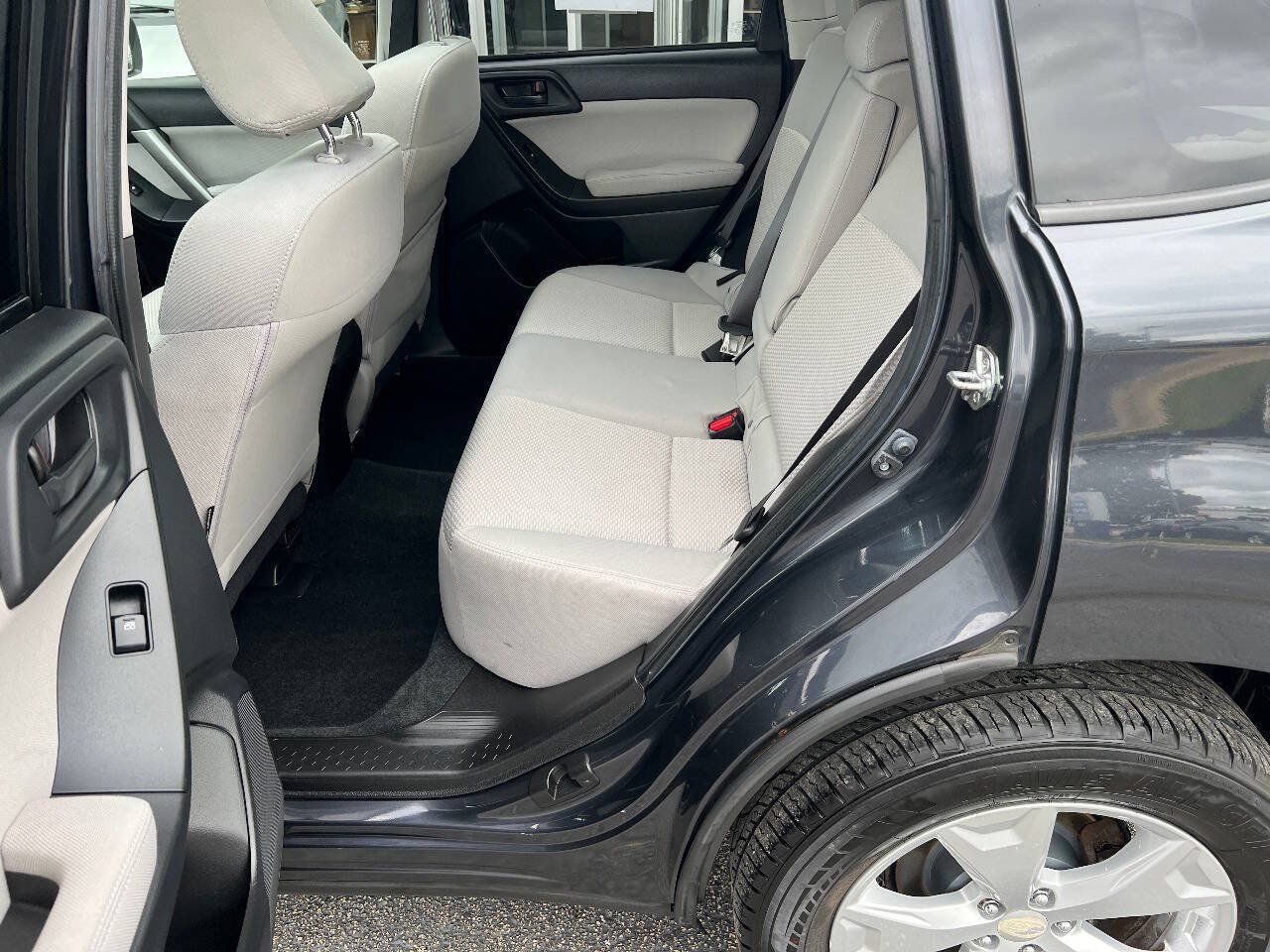 Used 2014 Subaru Forester 2.5i Premium w/ All-Weather Package AWD/4WD image 22