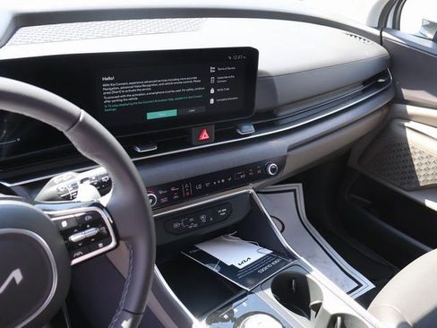New 2026 Kia Carnival EX FWD image 23