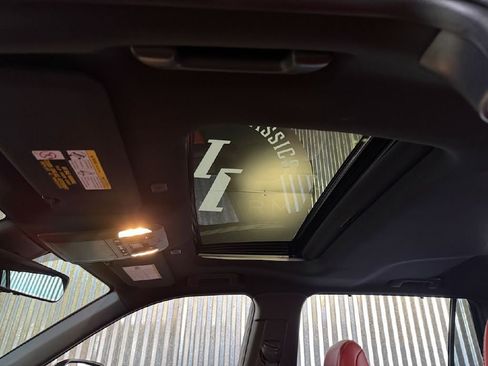 Used 2023 Toyota Highlander XSE image 29