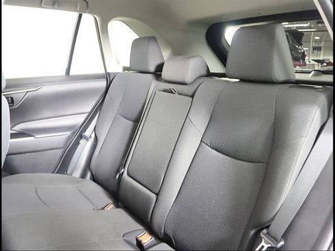 Used 2019 Toyota RAV4 LE w/ Carpet Mat Package FWD image 10