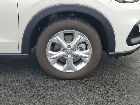 Certified 2025 Honda HR-V LX image 6