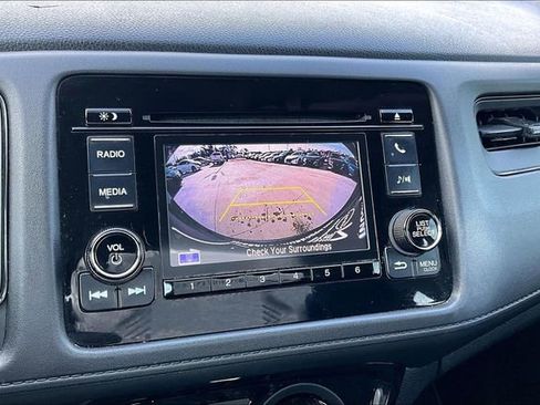 Used 2019 Honda HR-V LX image 13