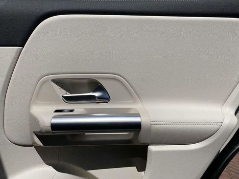 Certified 2025 Mercedes-Benz GLA 250 image 13