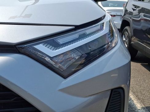 Used 2025 Toyota RAV4 XLE AWD/4WD image 7