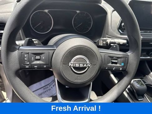 Used 2024 Nissan Rogue SV FWD image 5