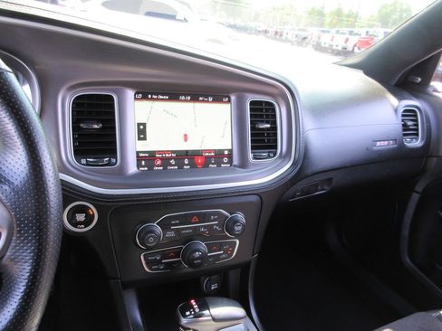 Used 2022 Dodge Charger Scat Pack RWD image 28