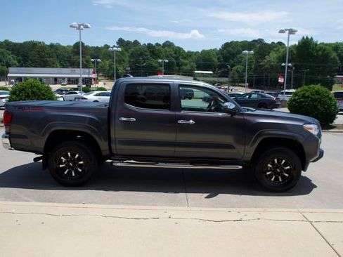 Used 2023 Toyota Tacoma SR AWD/4WD image 6