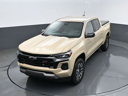 Used 2023 Chevrolet Colorado Z71 w/ Z71 Convenience Package 2 AWD/4WD image 19