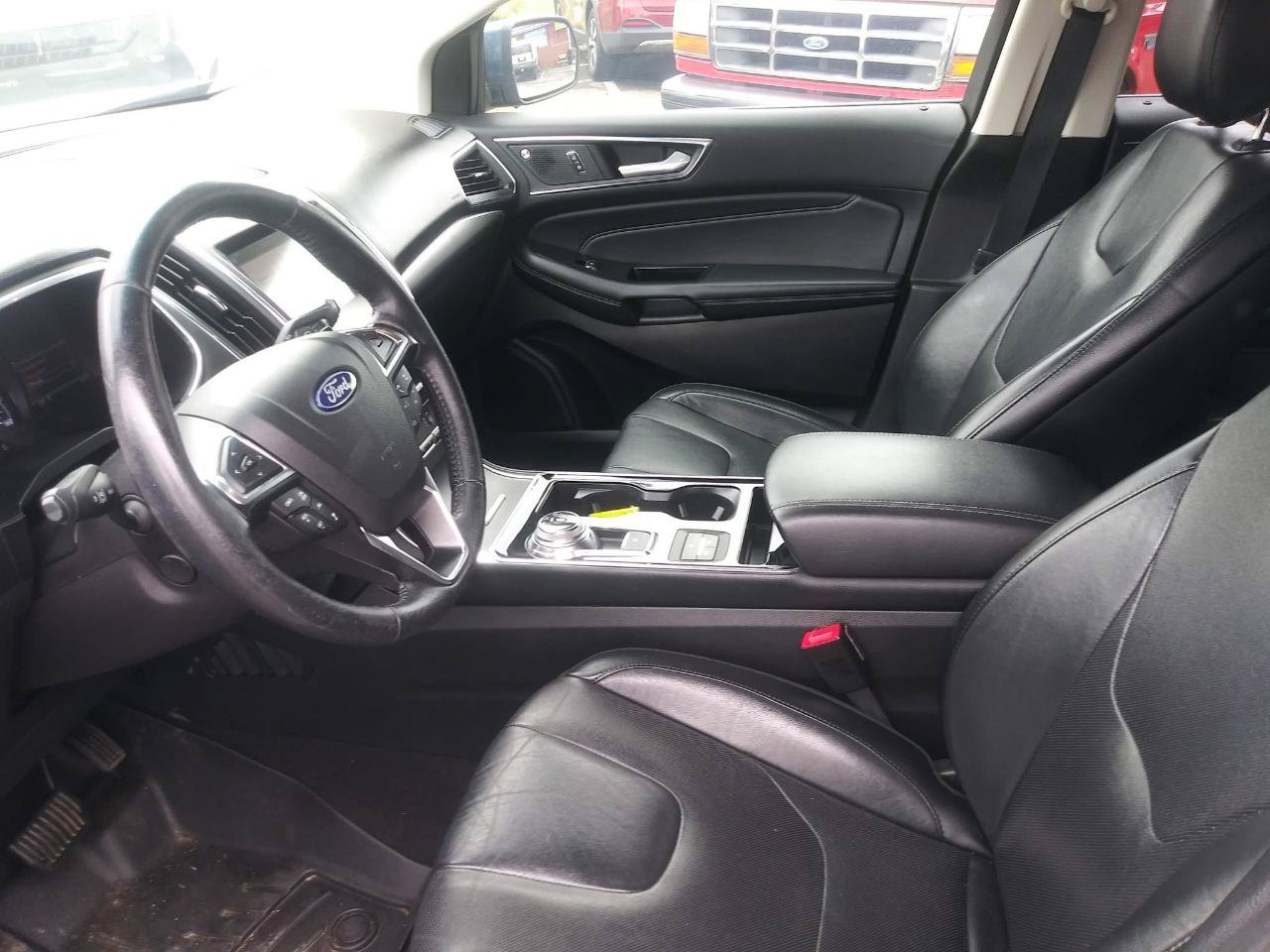 Used 2019 Ford Edge Titanium w/ Equipment Group 301A AWD/4WD image 6