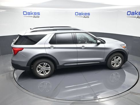 Used 2022 Ford Explorer XLT w/ Equipment Group 202A AWD/4WD image 54