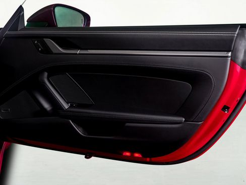 Used 2025 Porsche 911 Carrera image 35