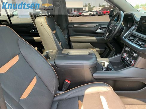 Used 2022 GMC Yukon XL AT4 AWD/4WD image 13
