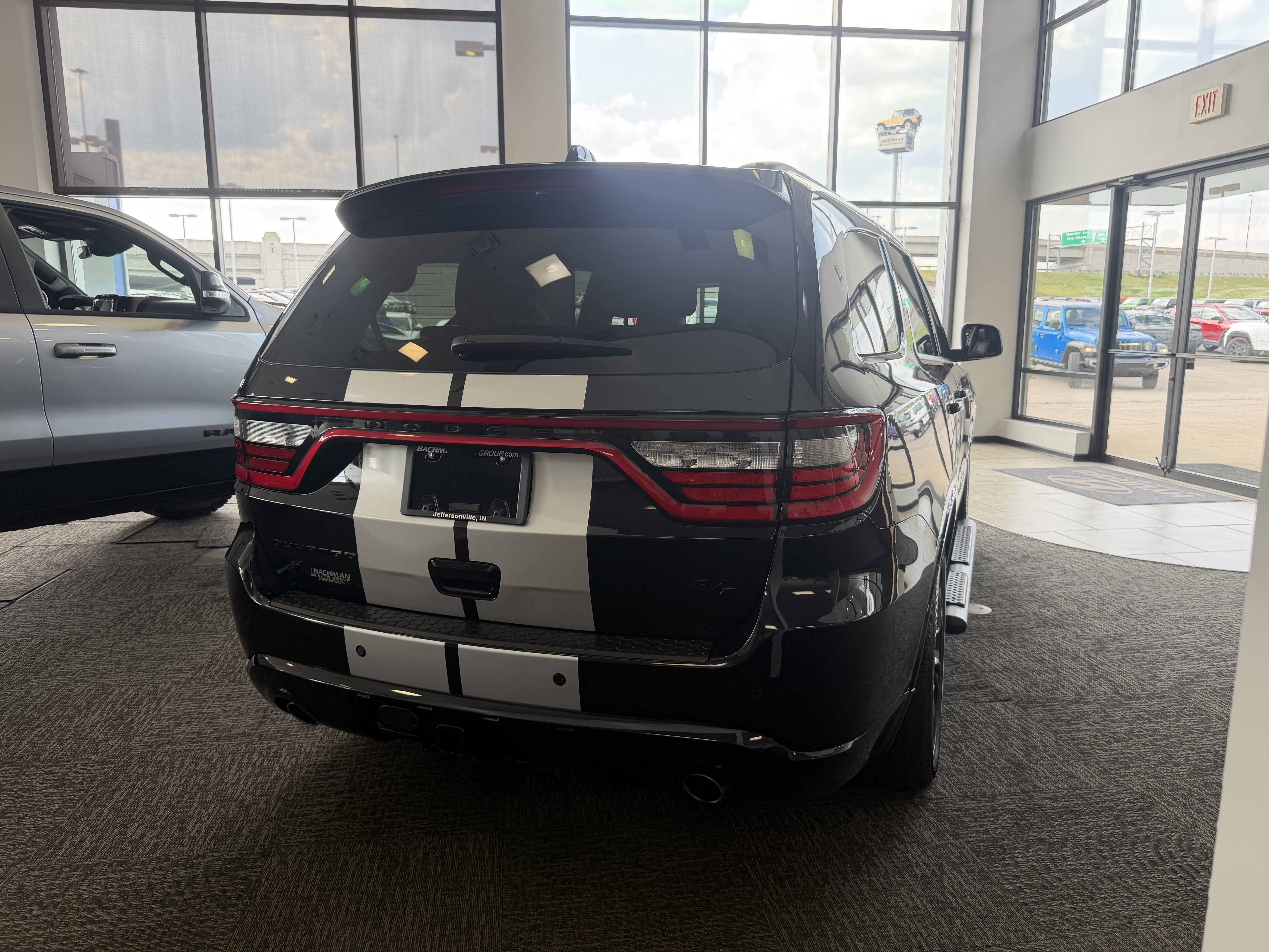 Used 2025 Dodge Durango R/T AWD/4WD image 3